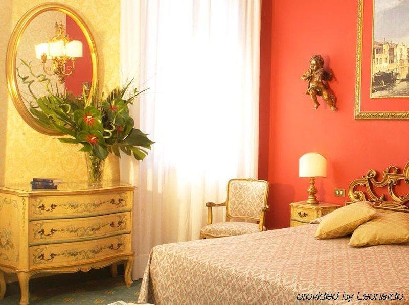 Hotel Amadeus Venice Exterior photo