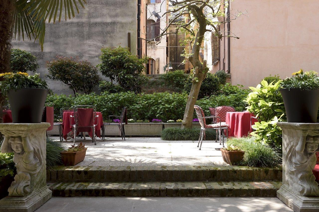 Hotel Amadeus Venice Exterior photo